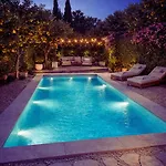 Hotel Garden And *