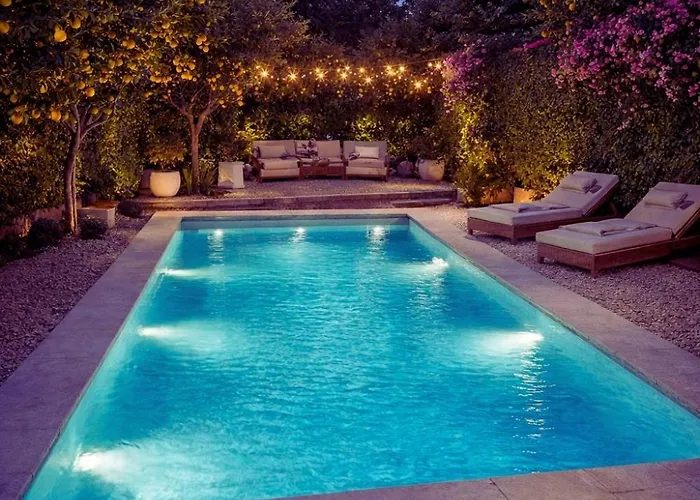 Hotel Garden And *