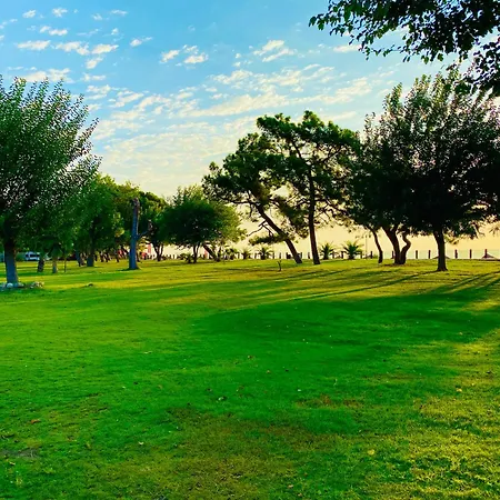 Garden And Ξενοδοχείο